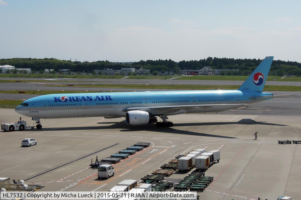HL7532, 1999 Boeing 777-3B5 C/N 28371, At Narita