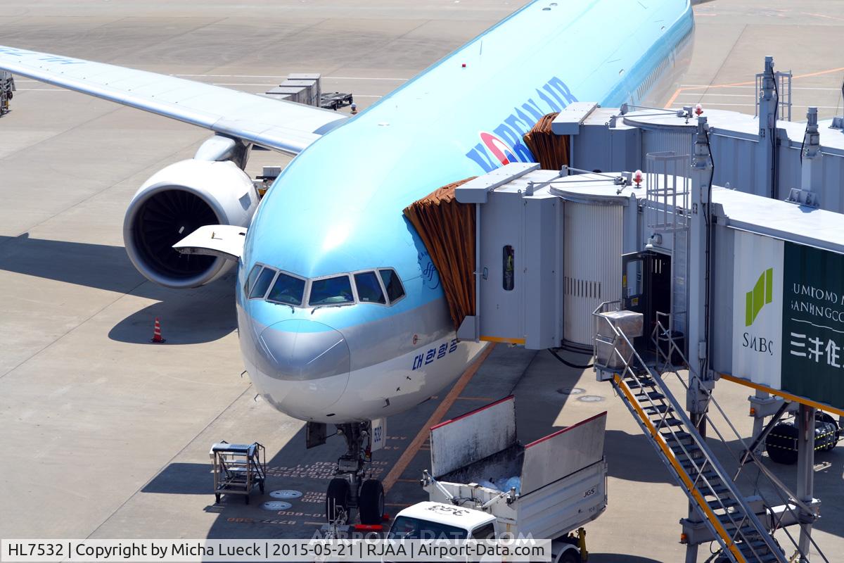 HL7532, 1999 Boeing 777-3B5 C/N 28371, At Narita