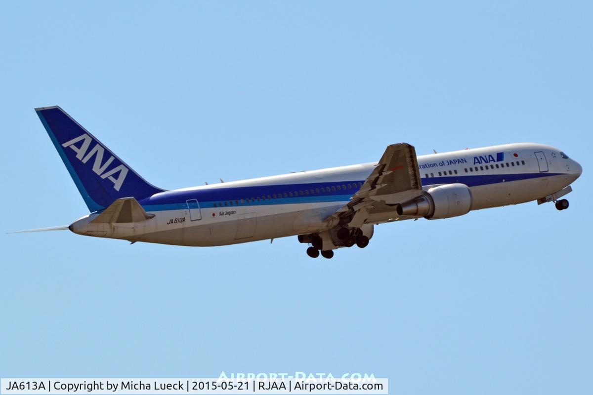 JA613A, 2004 Boeing 767-381/ER C/N 33507, At Narita