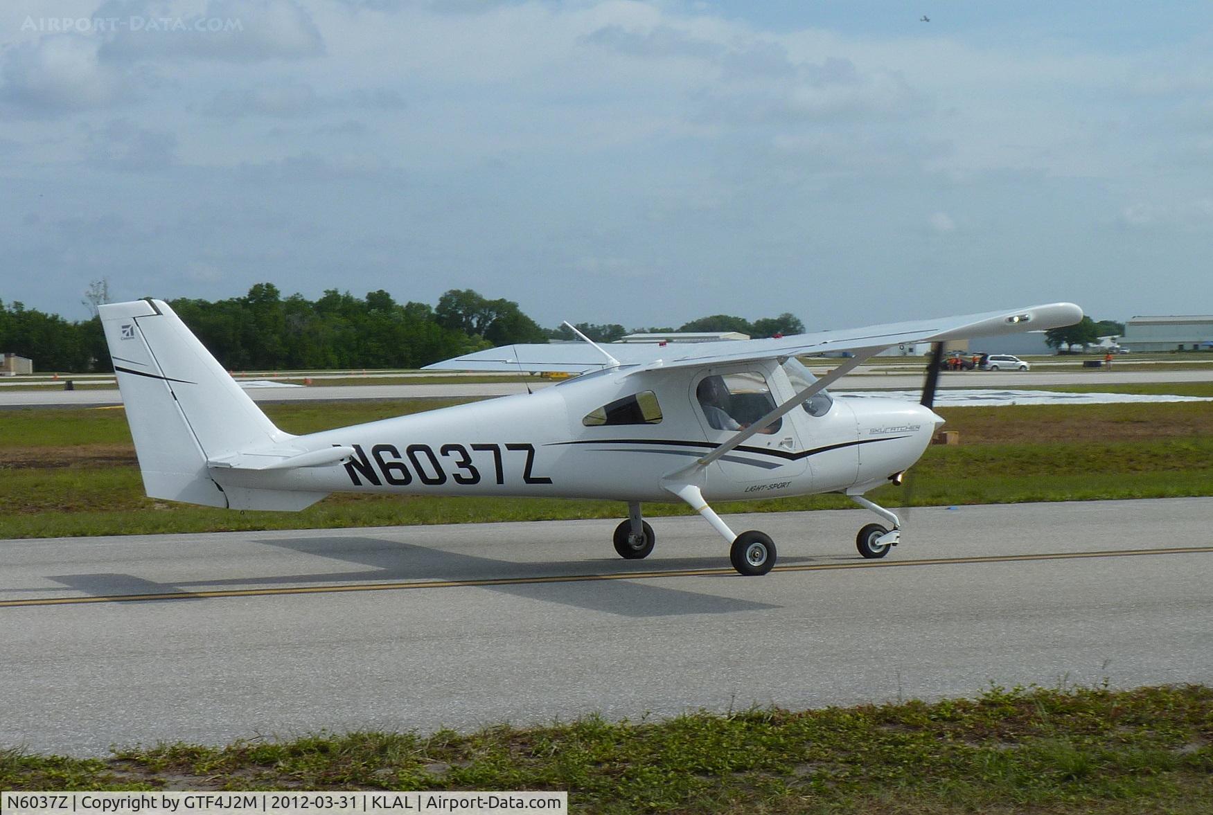 N6037Z, Cessna 162 Skycatcher C/N 16200158, N6037Z at Lakeland 31.3.12