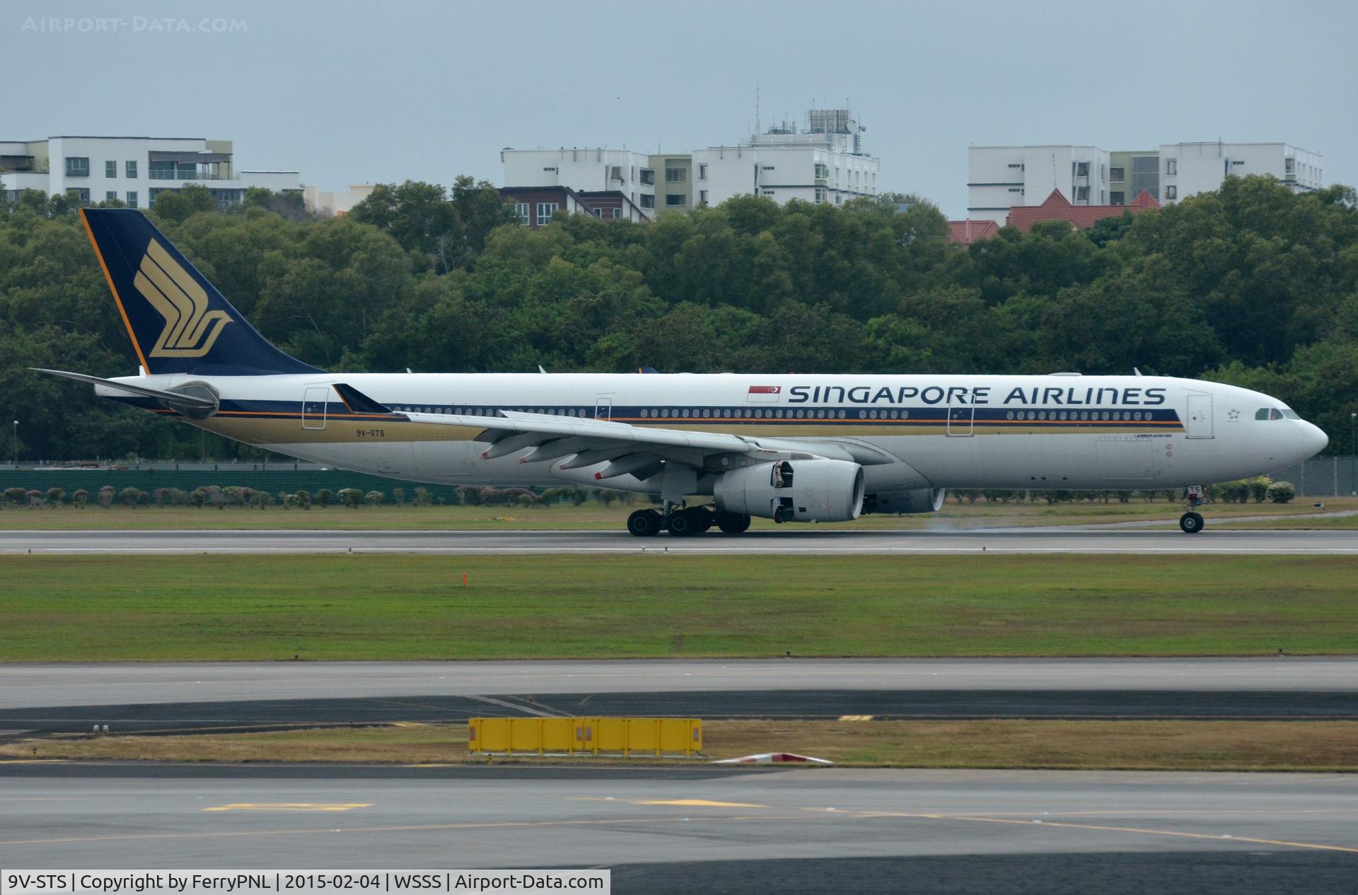 9V-STS, 1989 Airbus A310-324 C/N 501, Singapore A333 reversing.