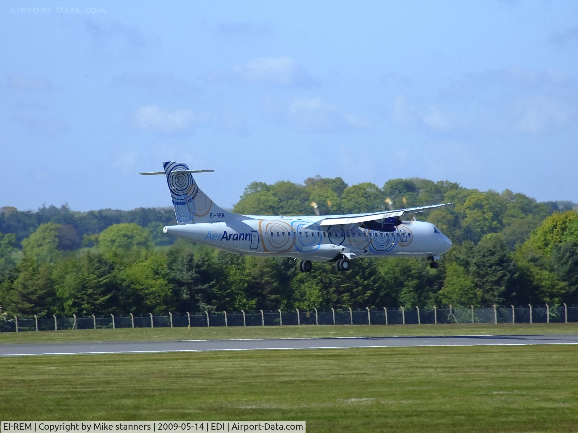 EI-REM, 2007 ATR 72-212A C/N 760, Aer arann ATR-72 EI-REM Landing on runway 06