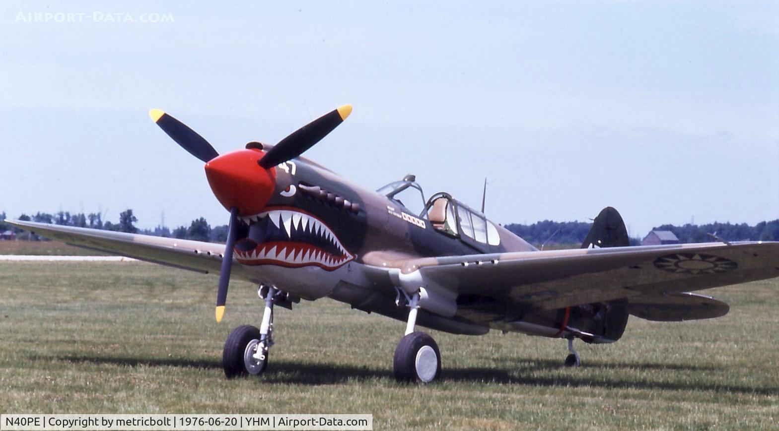 N40PE, 1942 Curtiss P-40E C/N AK905, 1976 Hamilton Airshow