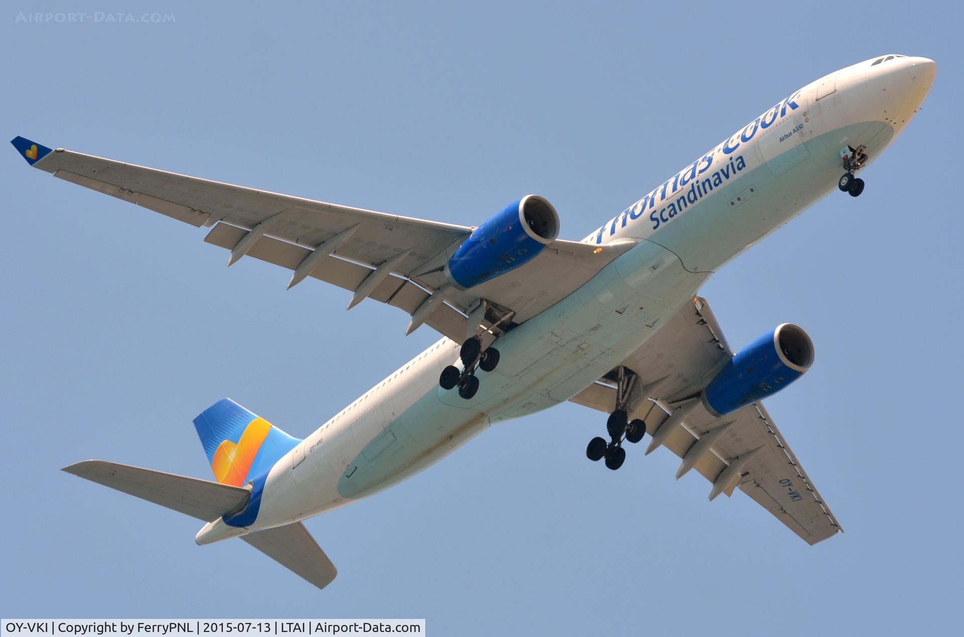 OY-VKI, 2000 Airbus A330-343X C/N 357, Thomas Cook Scandinavian A333 overhead.