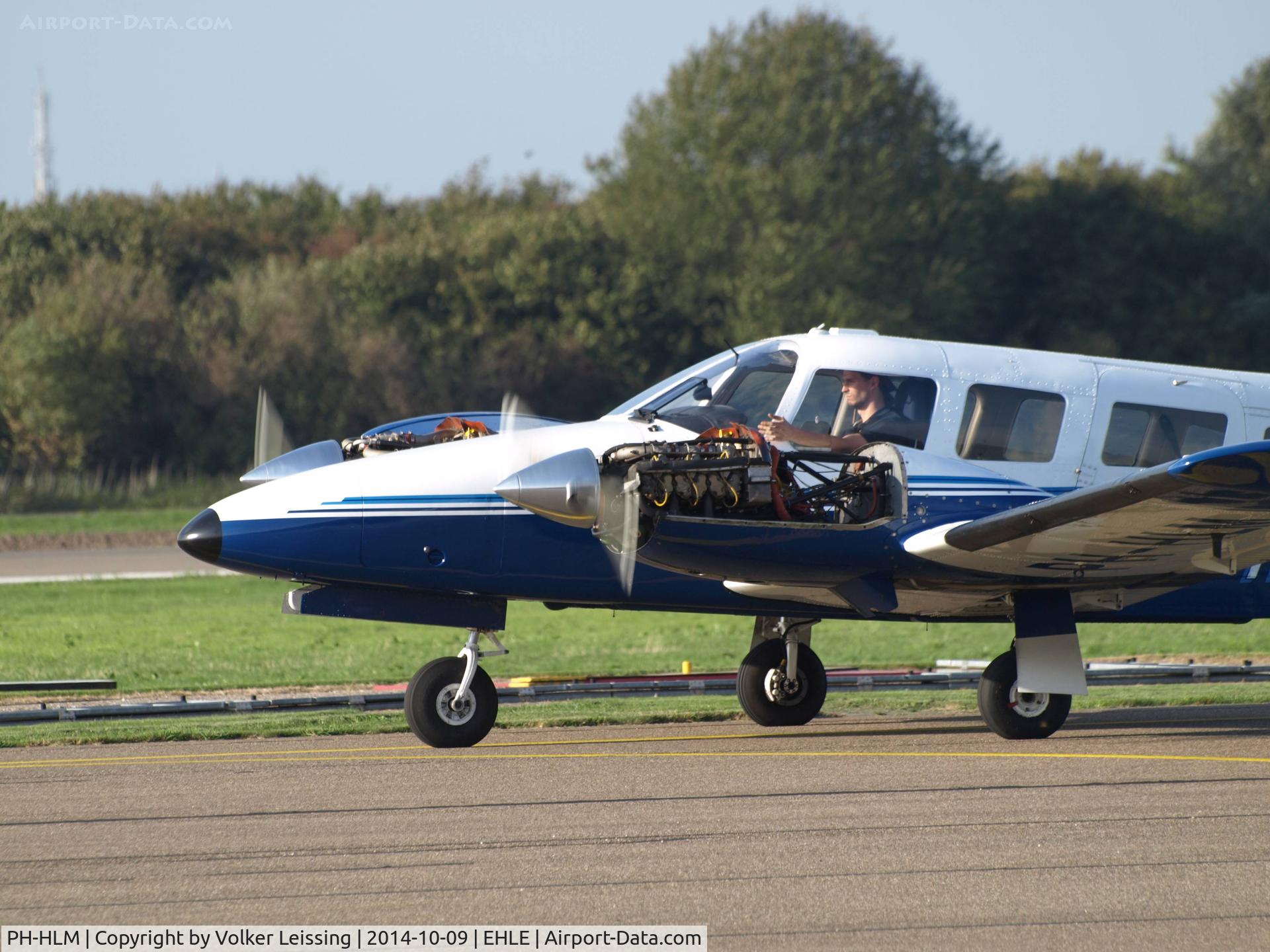 PH-HLM, 1977 Piper PA-34-200T Seneca II C/N 34-7770393, engine test taxi