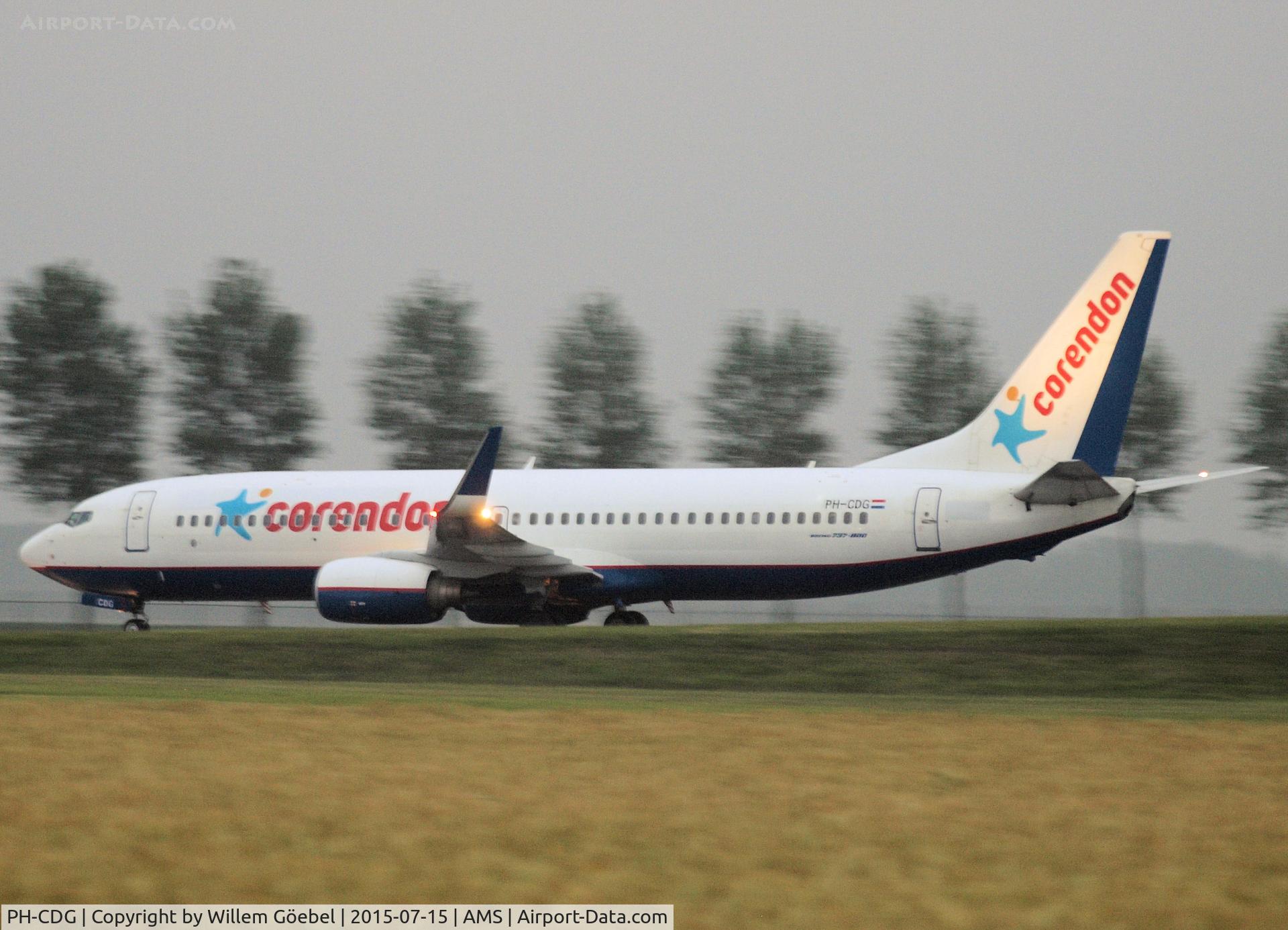 PH-CDG, 2002 Boeing 737-86J C/N 30881, Taxi to the gate on Schiphol Airport