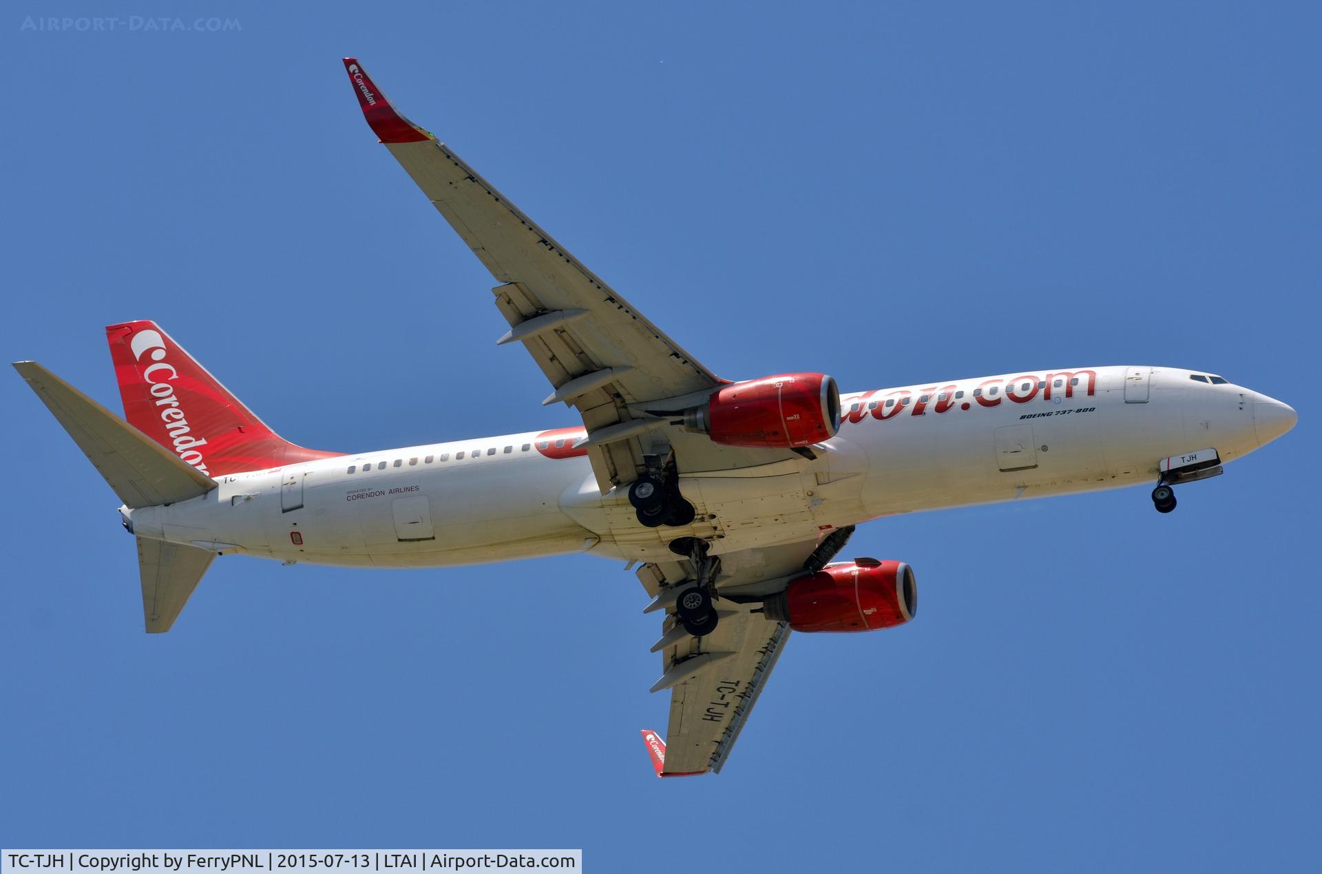 TC-TJH, 1999 Boeing 737-86J C/N 29121, Correndon B738