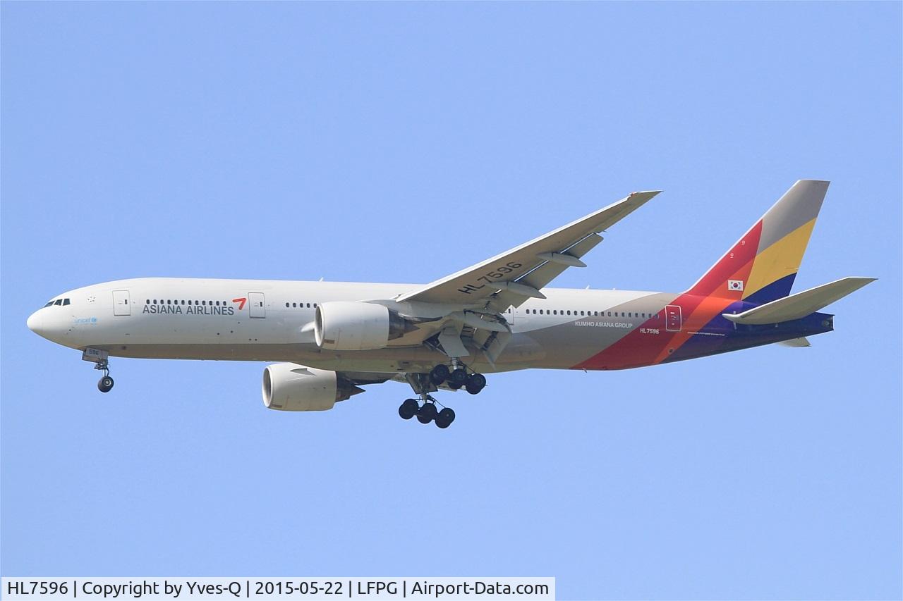 HL7596, 2001 Boeing 777-28E/ER C/N 28681, Boeing 777-28E (ER), Short approach rwy 27R, Roissy Charles De Gaulle Airport (LFPG-CDG)