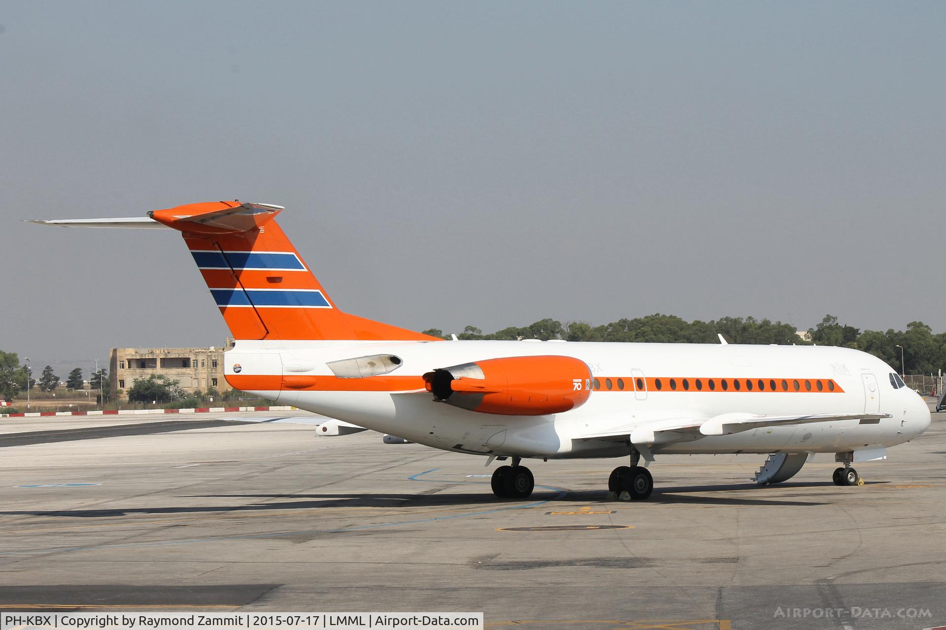 PH-KBX, 1996 Fokker 70 (F-28-0070) C/N 11547, Fokker70 PH-KBX Netherlands Government