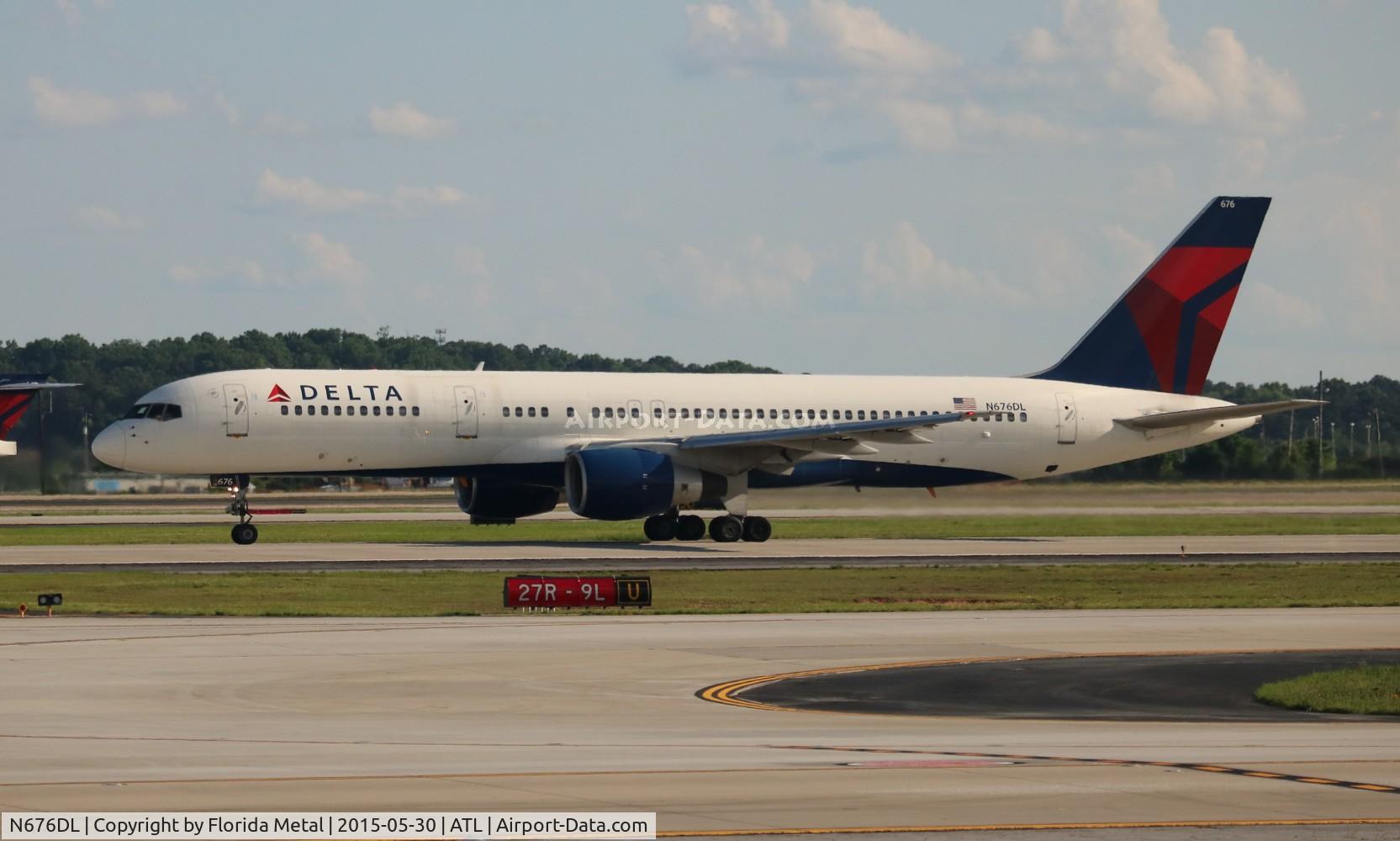 N676DL, 1992 Boeing 757-232 C/N 25981, Delta