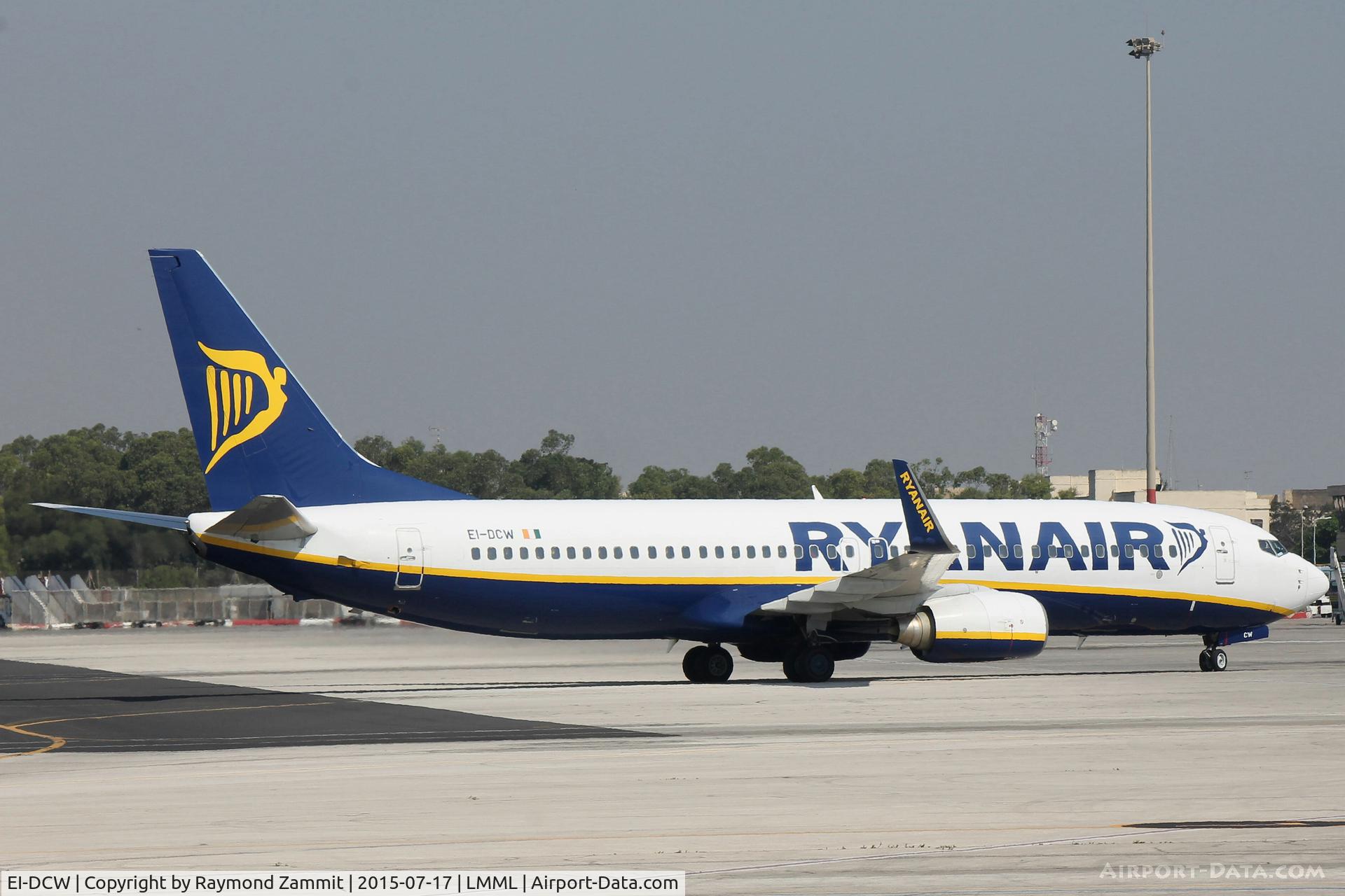 EI-DCW, 2004 Boeing 737-8AS C/N 33568, B737-800 EI-DCW Ryanair
