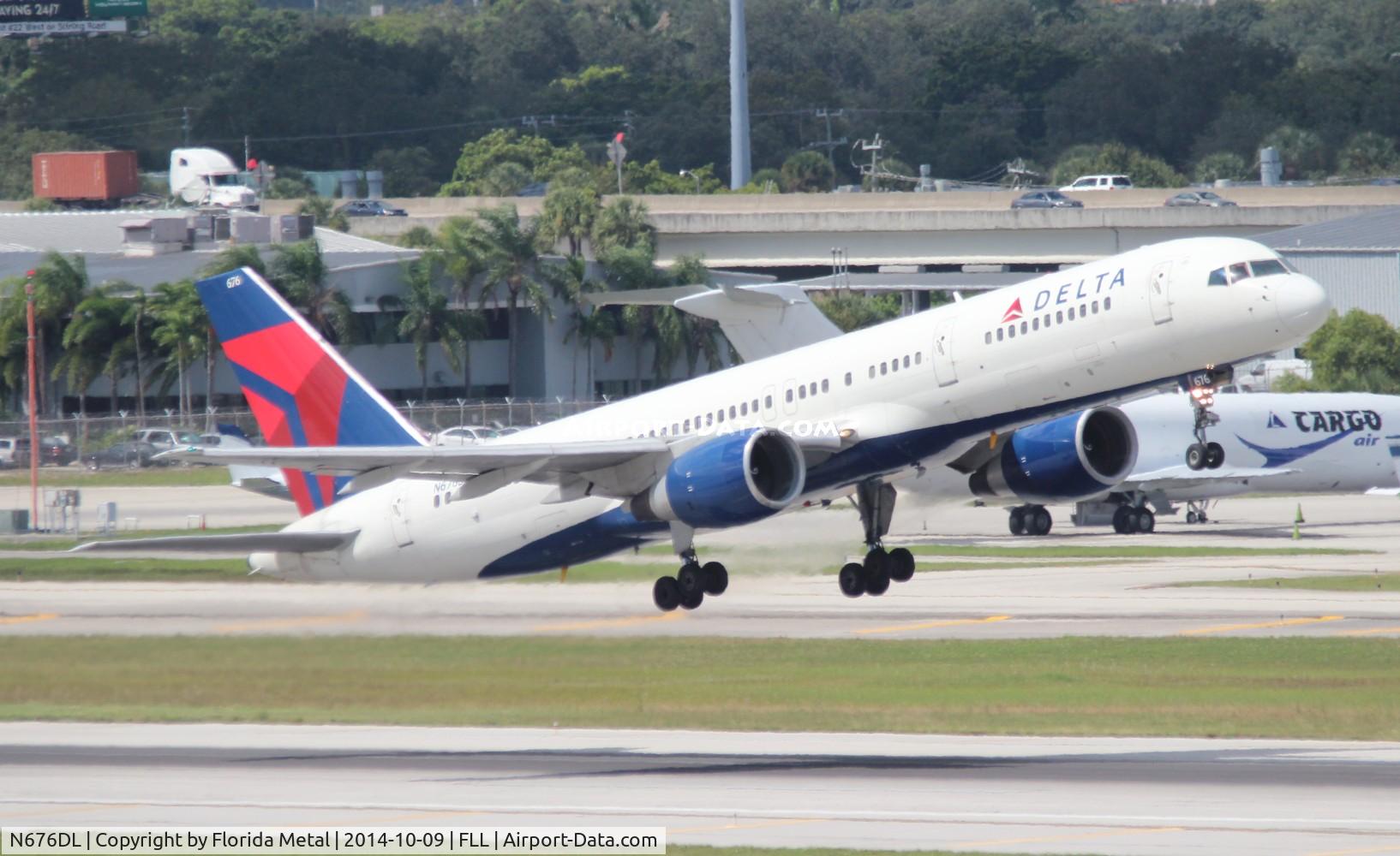 N676DL, 1992 Boeing 757-232 C/N 25981, Delta