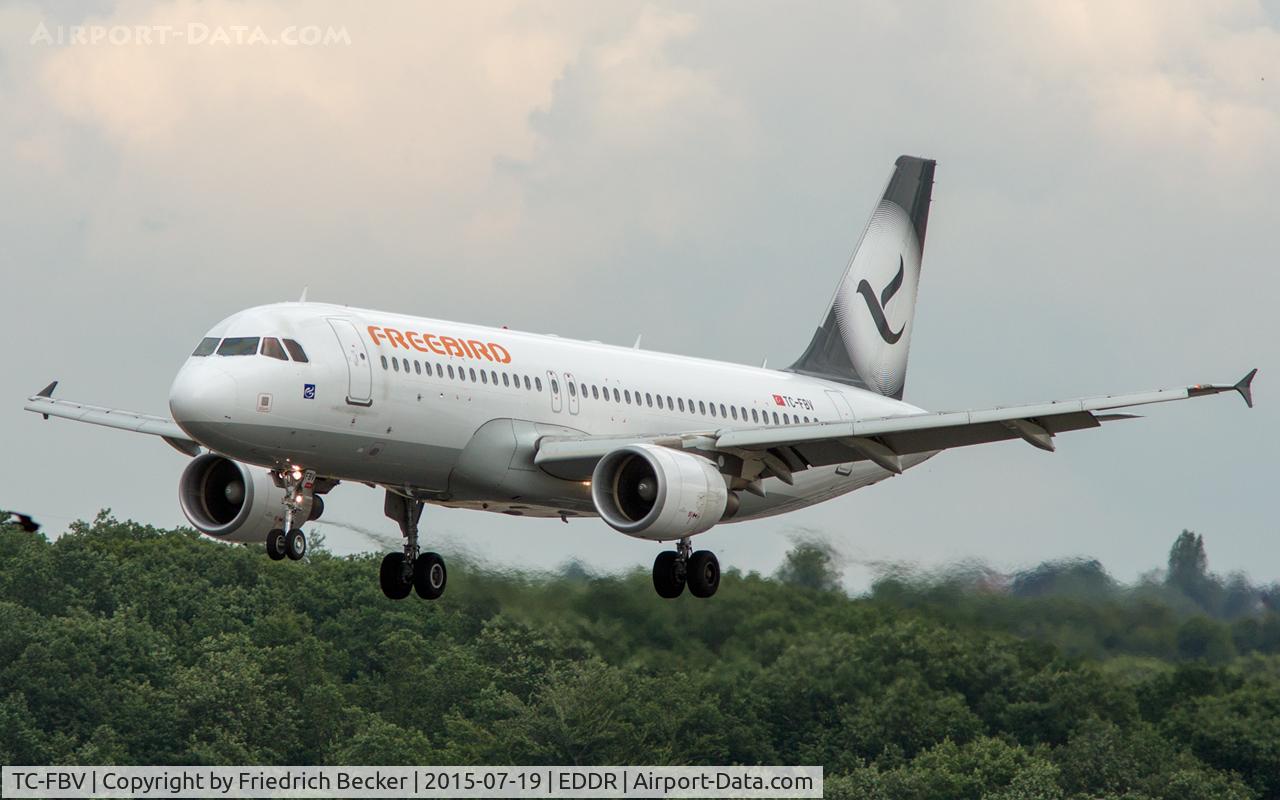 TC-FBV, 2011 Airbus A320-214 C/N 4658, on short final, inbound from Antalya