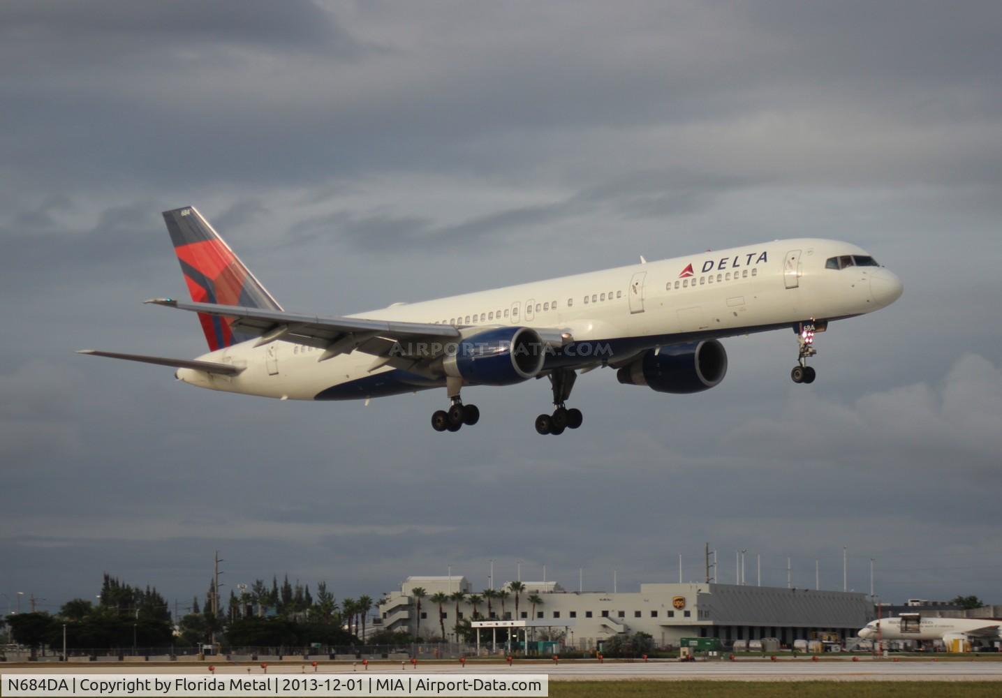 N684DA, 1993 Boeing 757-232 C/N 27104, Delta