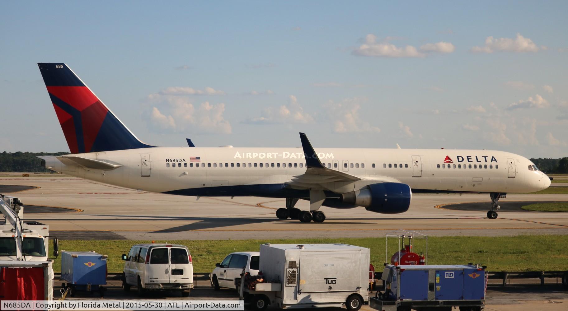 N685DA, 1995 Boeing 757-232 C/N 27588, Delta