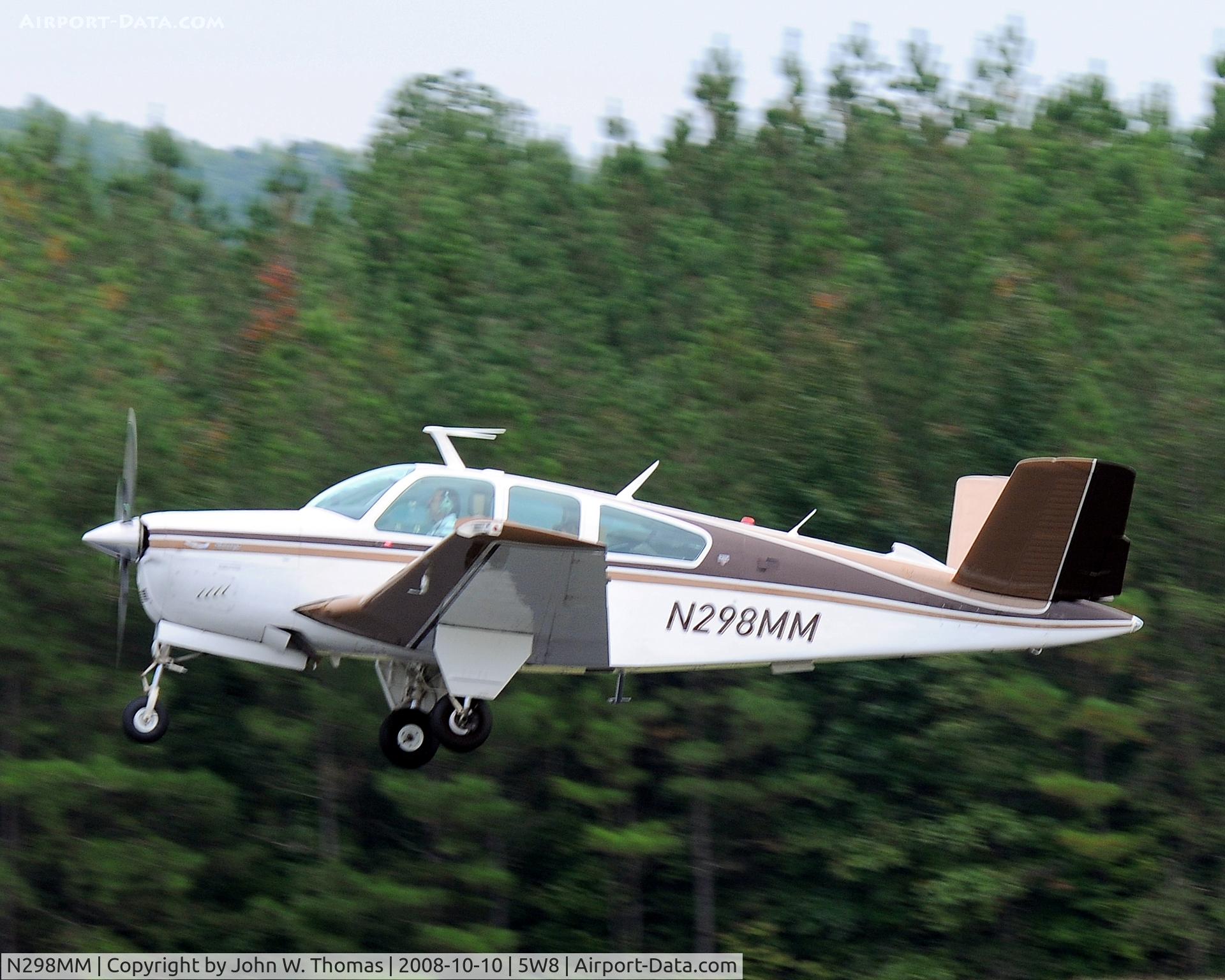 N298MM, 1976 Beech V35B Bonanza C/N D-9885, Departing runway 4
