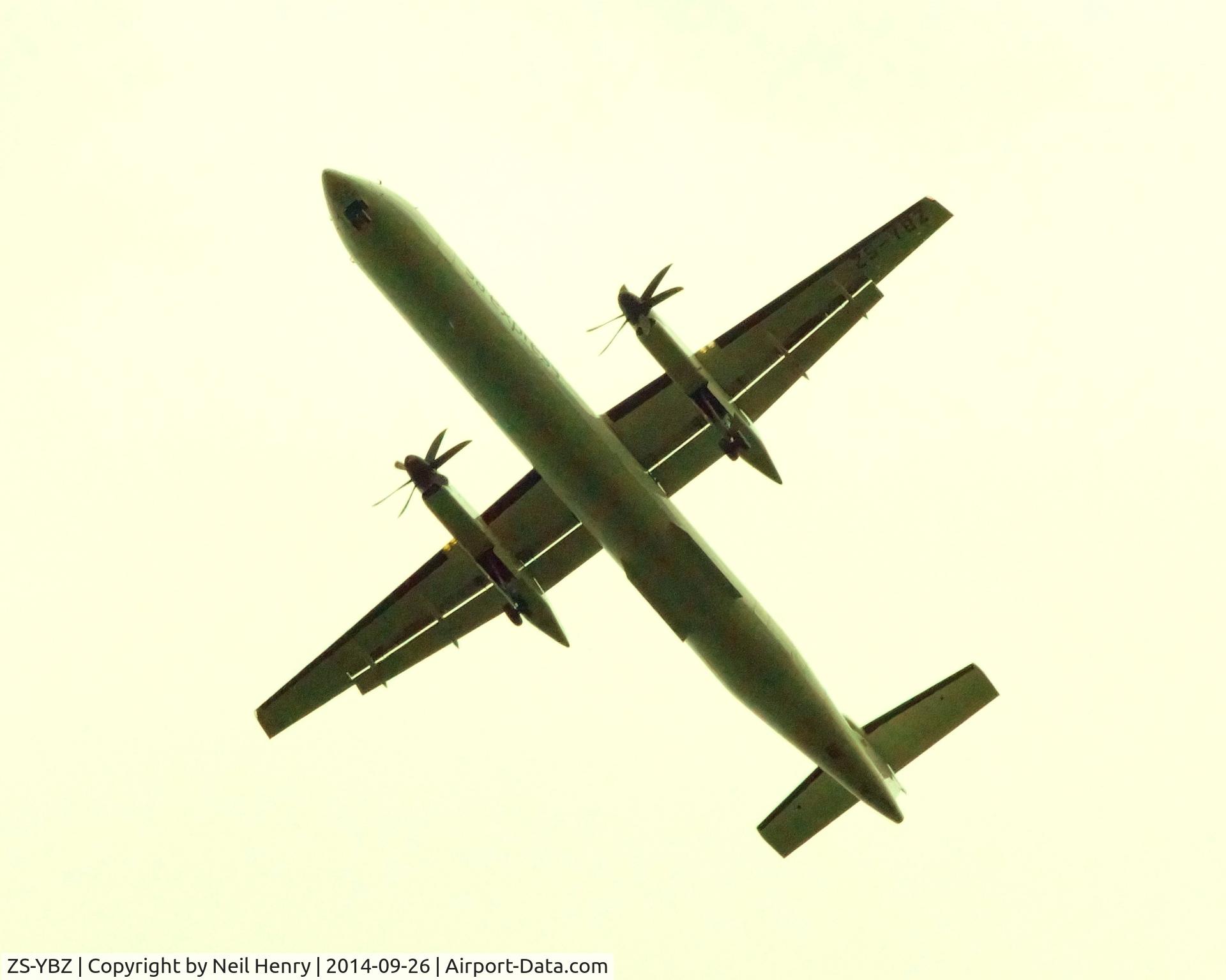 ZS-YBZ, 2007 De Havilland Canada DHC-8-402 Dash 8 C/N 4175, Flying over Sardinia Bay on approach to Port Elizabeth, Eastern Cape, S.Africa