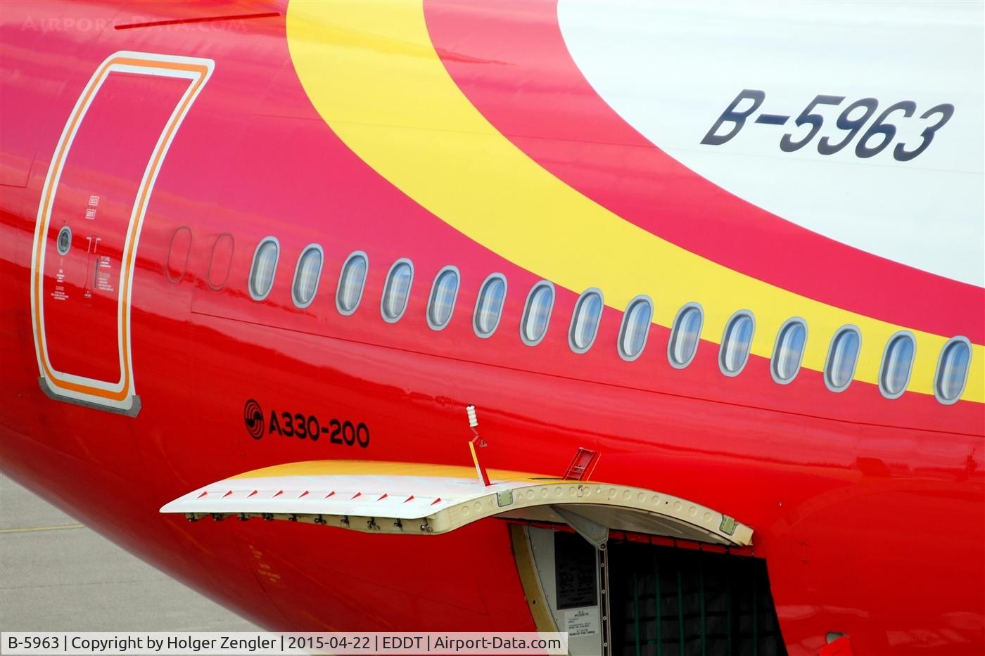 B-5963, 2014 Airbus A330-243 C/N 1573, Impression of a HAINAN A 330 at stand 2.....