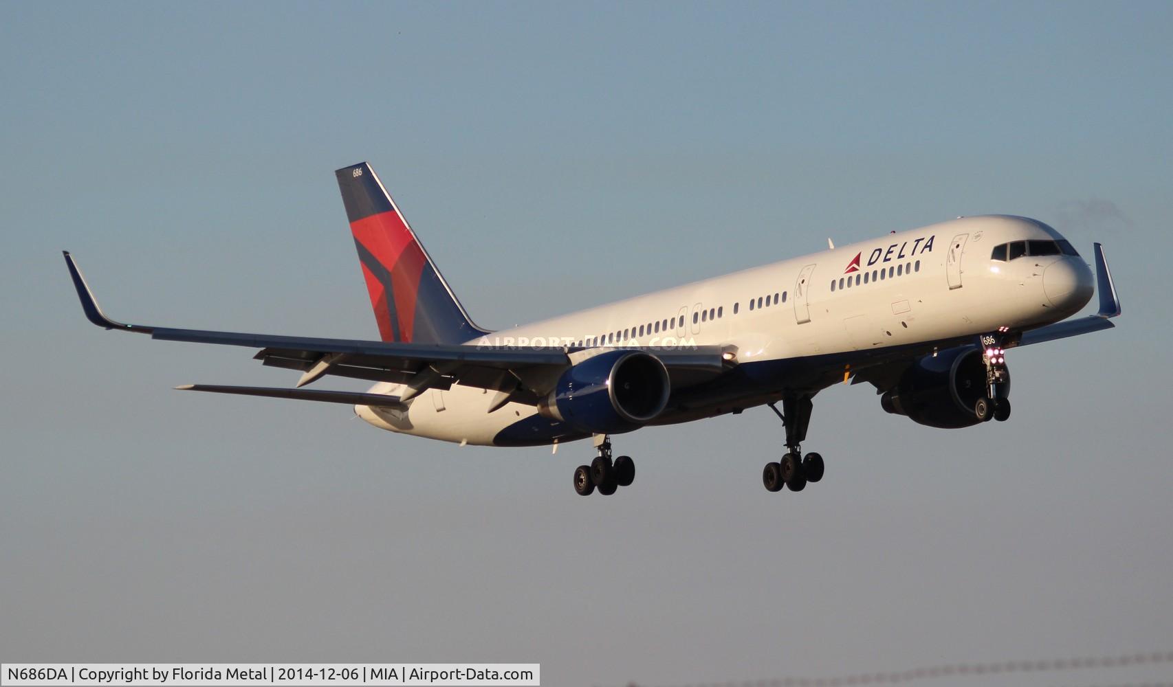 N686DA, 1995 Boeing 757-232 C/N 27589, Delta