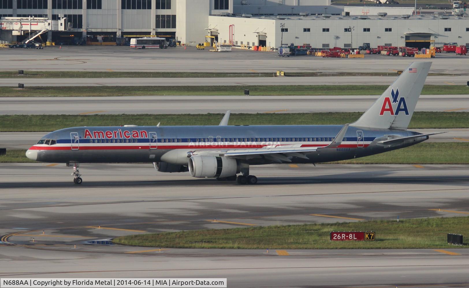 N688AA, 1993 Boeing 757-223 C/N 25730, American