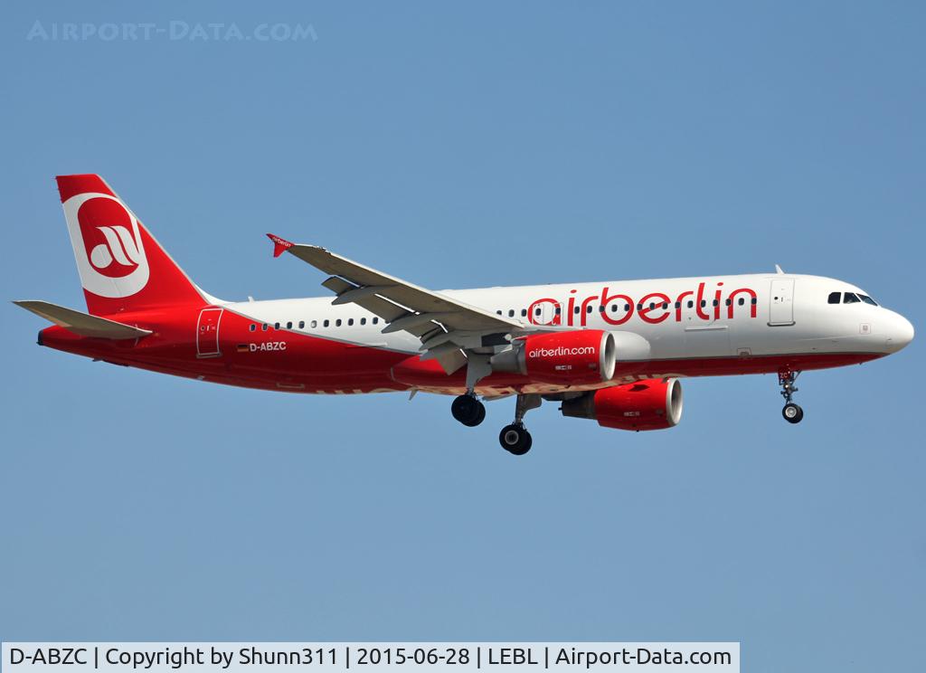 D-ABZC, 2008 Airbus A320-216 C/N 3502, Landing rwy 25R