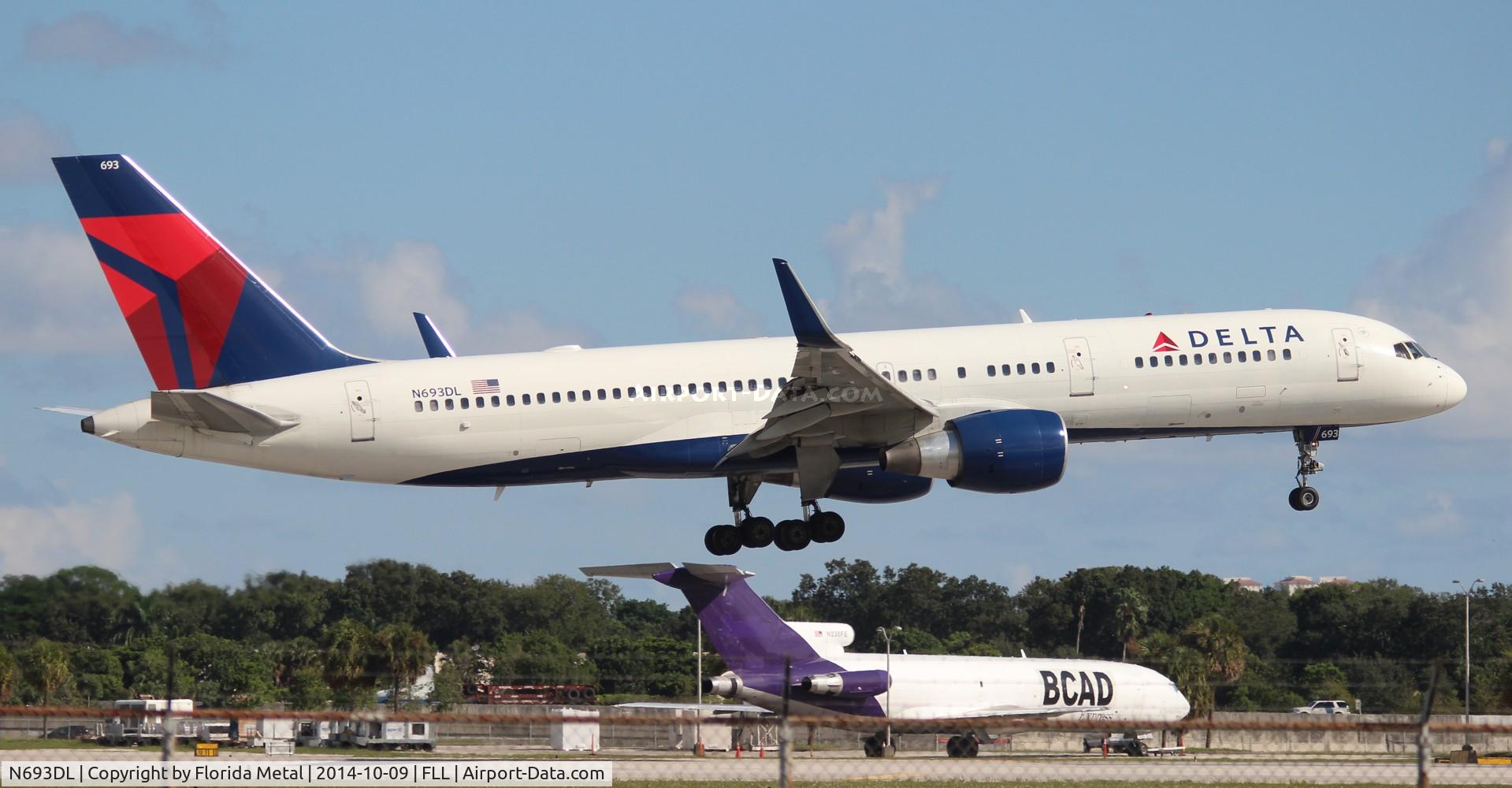 N693DL, 1998 Boeing 757-232 C/N 29725, Delta