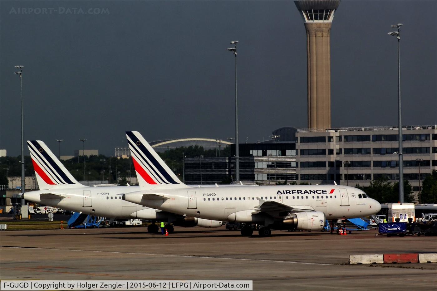 F-GUGD, 2003 Airbus A318-111 C/N 2081, Any idea where in the world, exept France, A318 are in use?