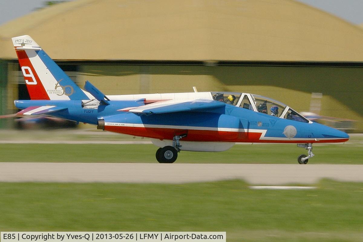 E85, Dassault-Dornier Alpha Jet E C/N E85, Dassault-Dornier Alpha Jet E (F-UGFF), Athos 09 of Patrouille de France in 2013, Landing rwy 34, Salon de Provence Air Base 701 (LFMY) Open day 2013