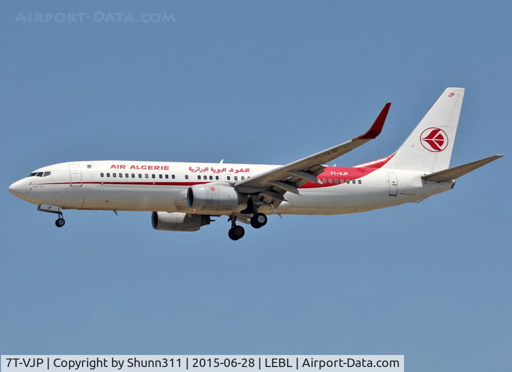 7T-VJP, 2001 Boeing 737-8D6 C/N 30208, Landing rwy 25R