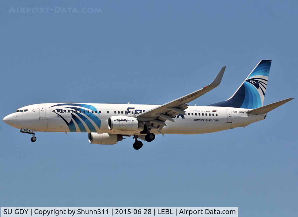 SU-GDY, 2010 Boeing 737-866 C/N 40758, Landing rwy 25R