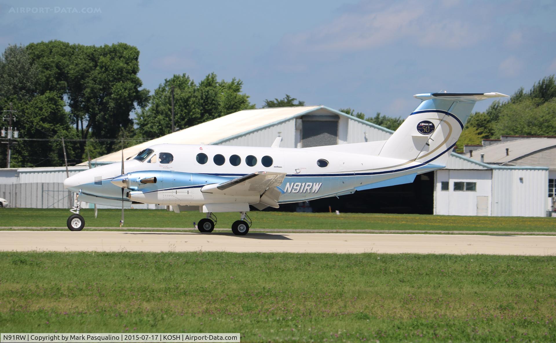 N91RW, 1984 Beech 300 C/N FA-21, Beech 300