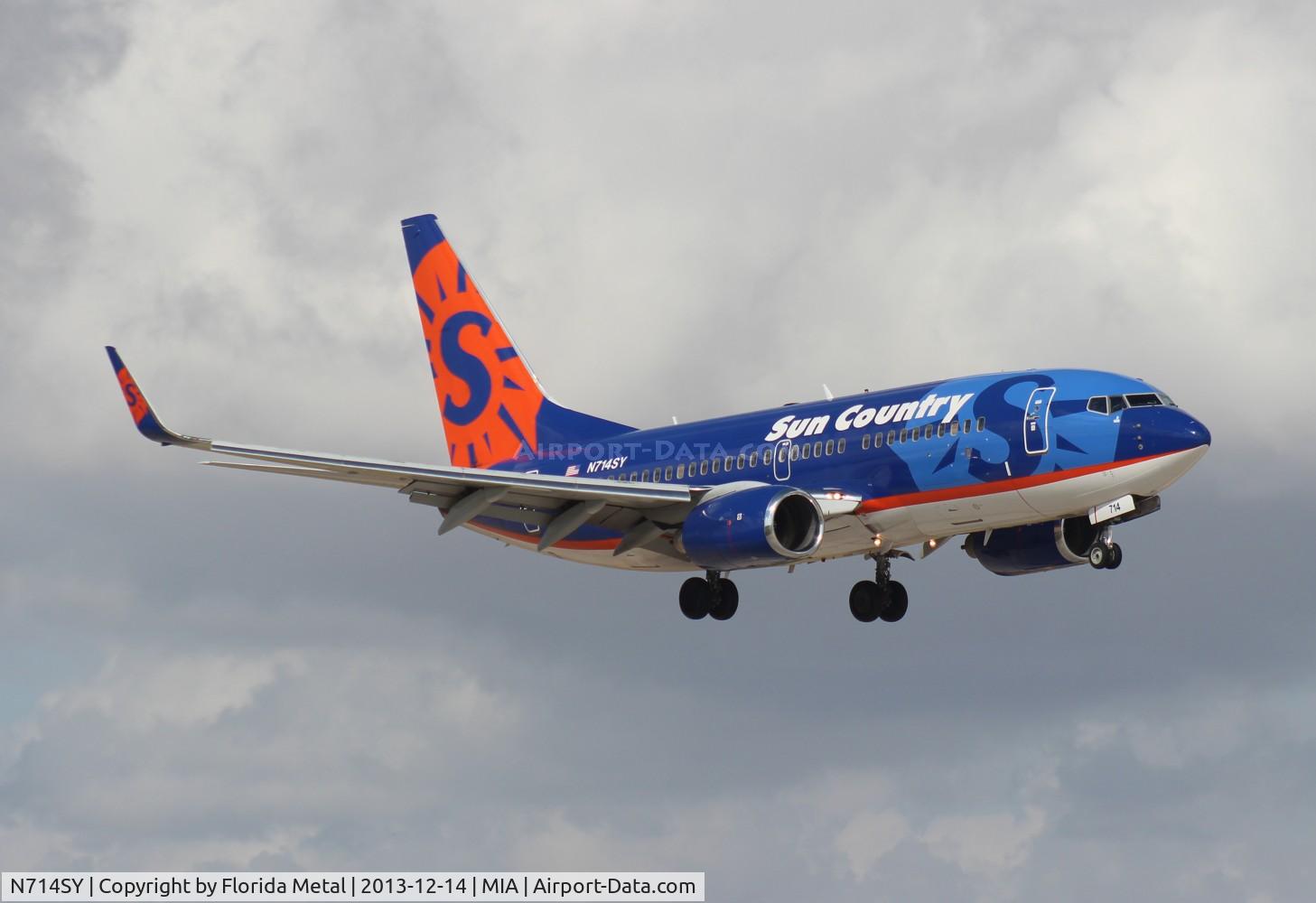 N714SY, 2003 Boeing 737-752 C/N 33786, Sun Country