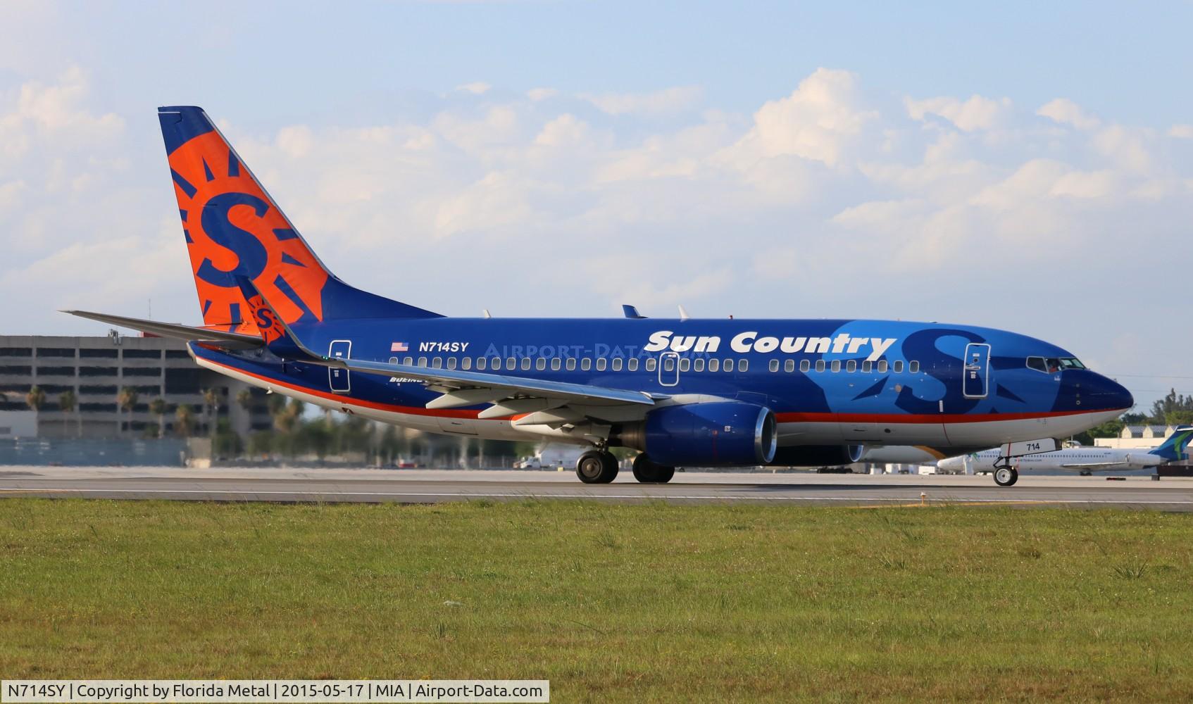 N714SY, 2003 Boeing 737-752 C/N 33786, Sun Country