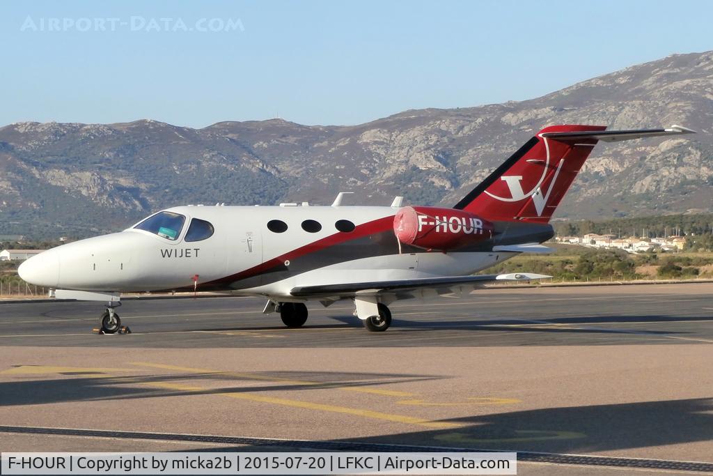 F-HOUR, 2010 Cessna 510 Citation Mustang Citation Mustang C/N 510-0354, Parked