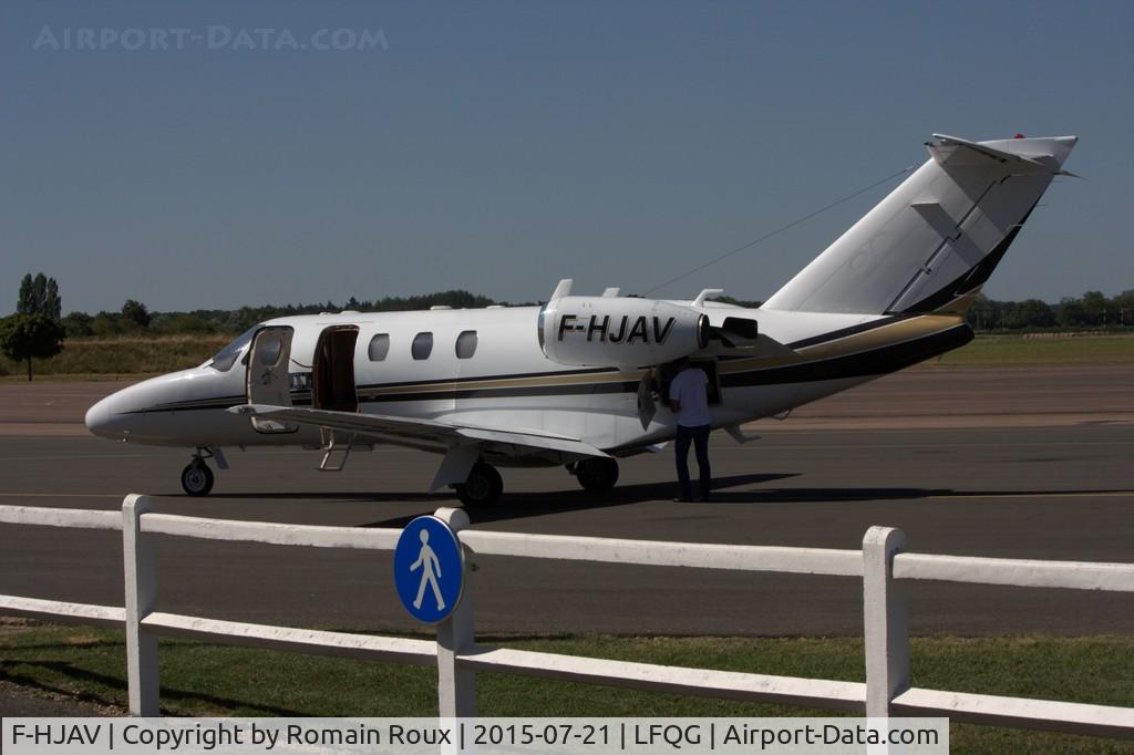 F-HJAV, 2001 Cessna 525 CitationJet CJ1 C/N 525-0473, Parked