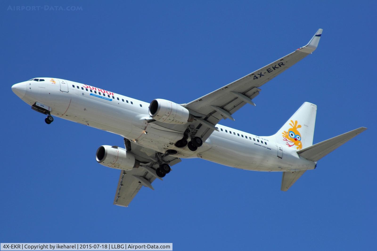 4X-EKR, 2000 Boeing 737-804 C/N 30466, Fly in from Heraklion Kazantzakis International Airport, Greece, landing on runway 30.