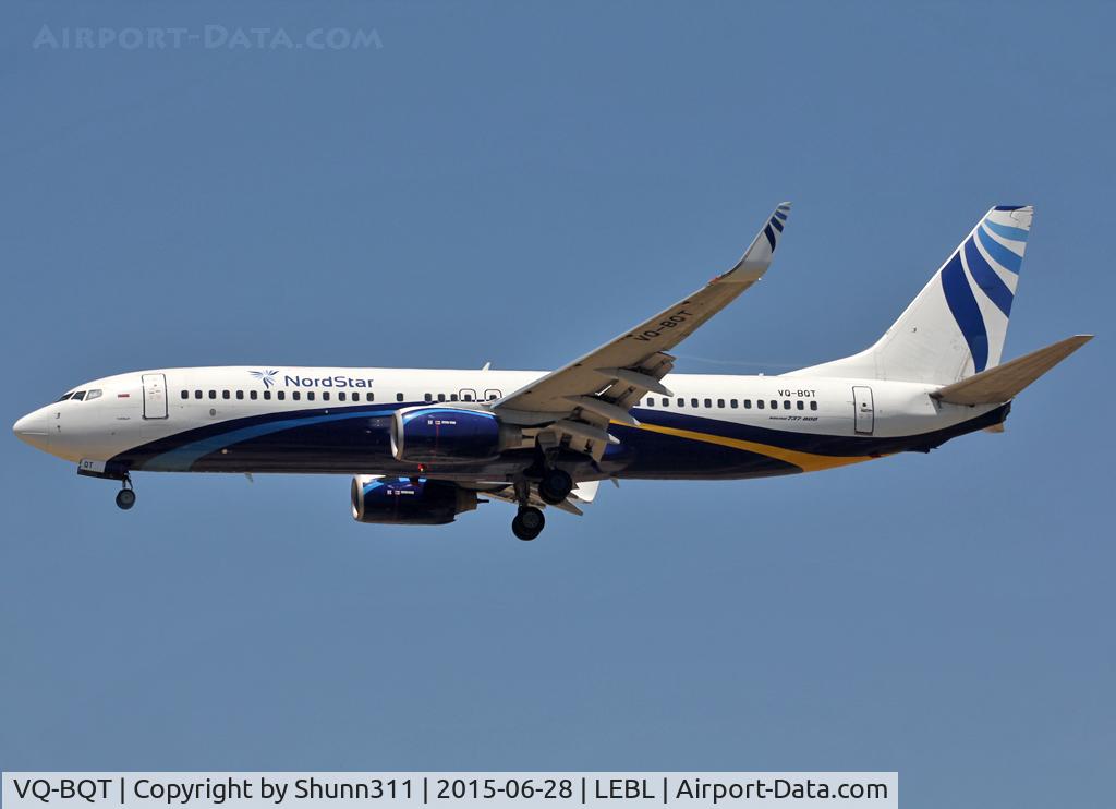 VQ-BQT, 2004 Boeing 737-8AS C/N 33561, Landing rwy 25R