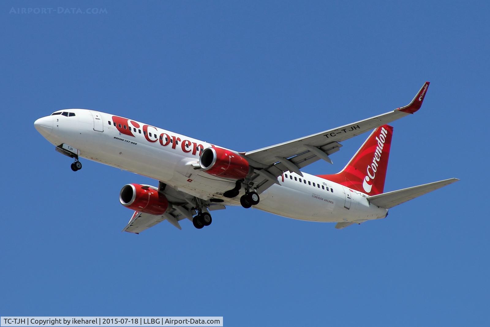 TC-TJH, 1999 Boeing 737-86J C/N 29121, Flight from Antalya, Turkey, landing runway 30.
