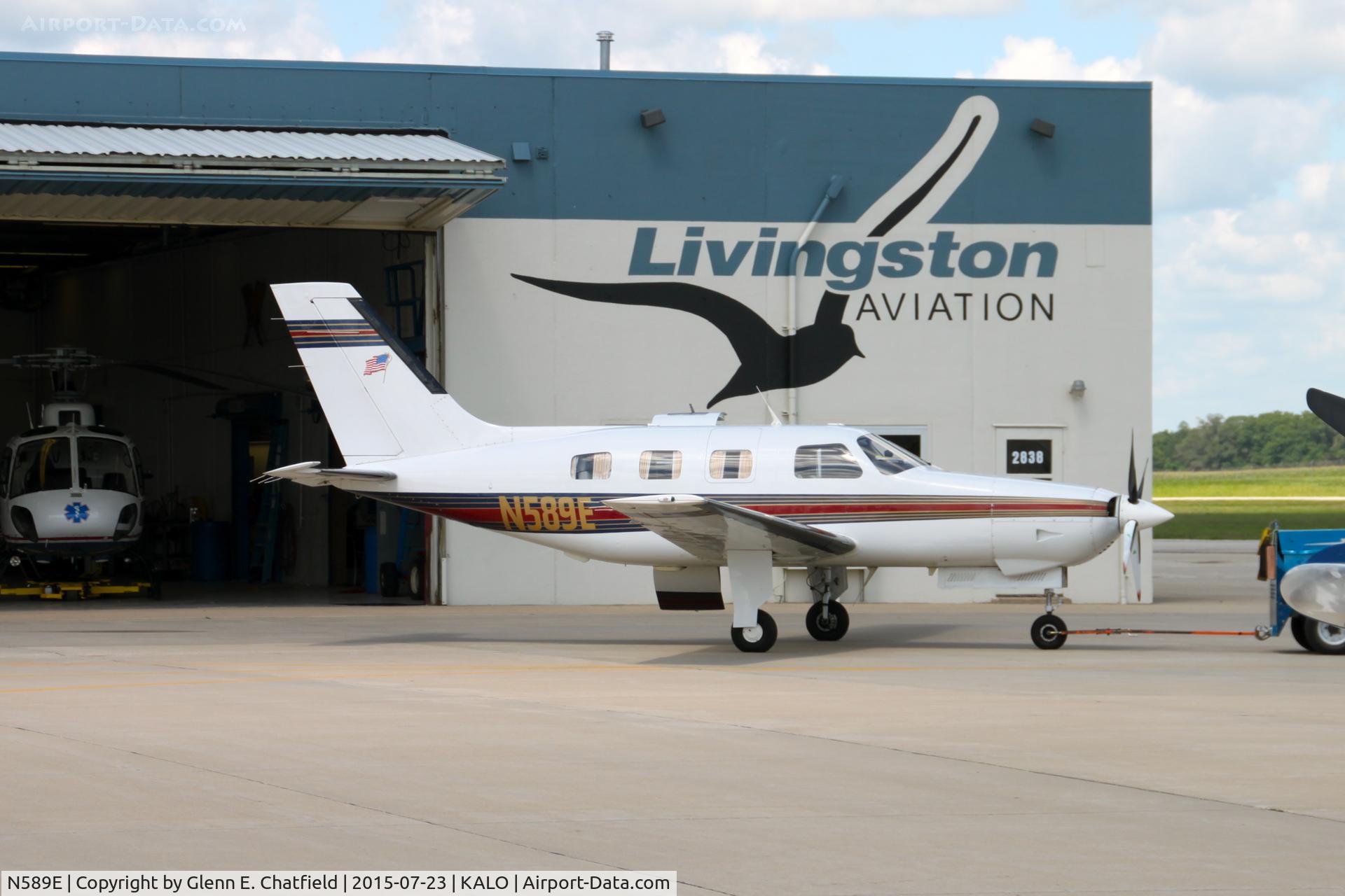 N589E, 1984 Piper PA-46-310P Malibu C/N 46-8408046, Towing to ramp