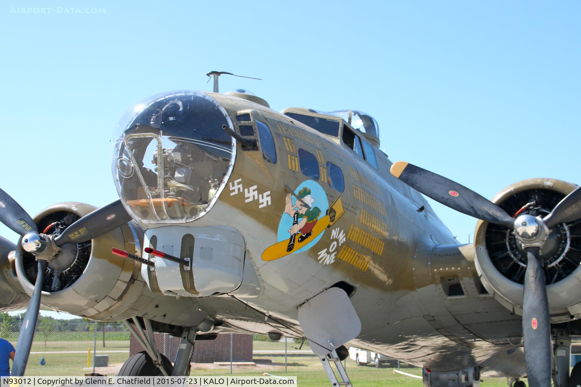 N93012, 1944 Boeing B-17G-30-BO Flying Fortress C/N 32264, Visiting for tours