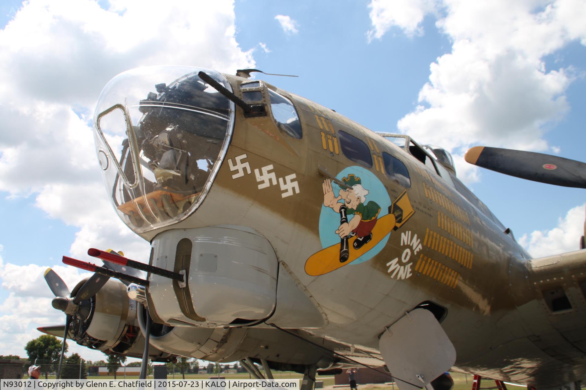 N93012, 1944 Boeing B-17G-30-BO Flying Fortress C/N 32264, Visiting for tours