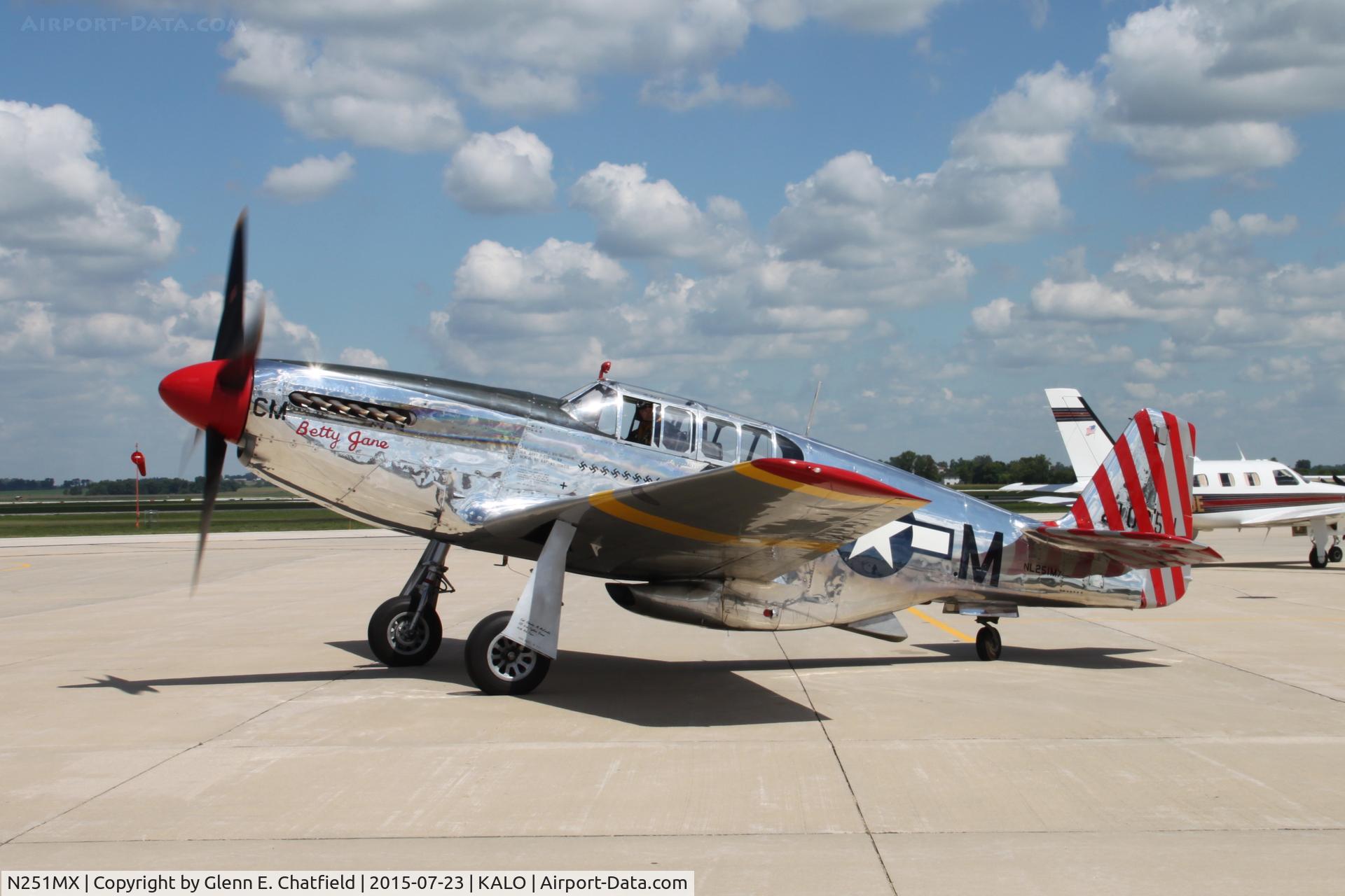 N251MX, 1943 North American P-51C-10 Mustang C/N 103-22730, Visiting for tours