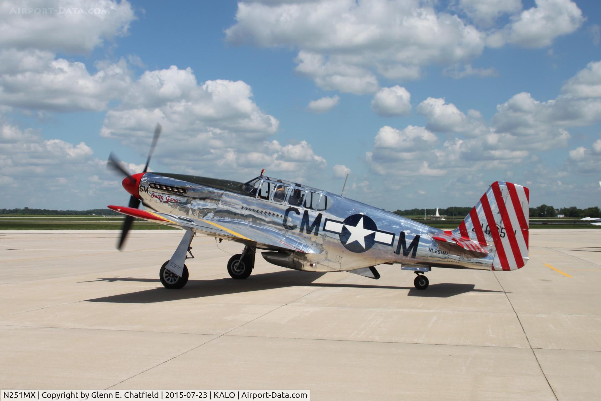 N251MX, 1943 North American P-51C-10 Mustang C/N 103-22730, Visiting for tours