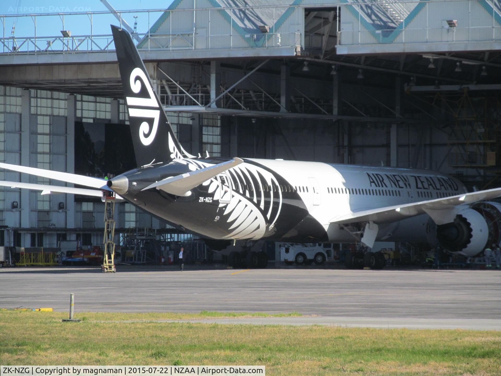 ZK-NZG, 2014 Boeing 787-9 Dreamliner Dreamliner C/N 37963, In for a check
