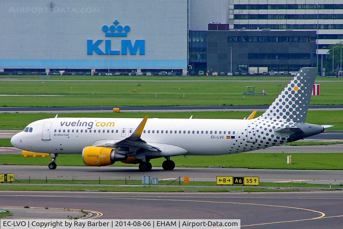 EC-LVO, 2013 Airbus A320-214 C/N 5533, Airbus A320-214(SL) [5533] (Vueling Airlines) Amsterdam-Schiphol~PH 06/08/2014