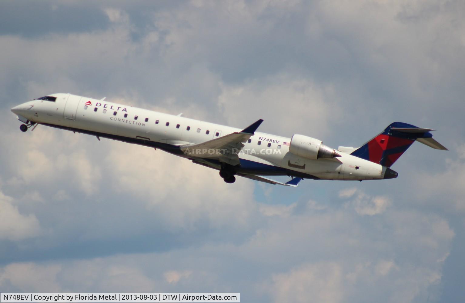 N748EV, 2004 Canadair CRJ-700 (CL-600-2C10) Regional Jet C/N 10158, Delta Connection