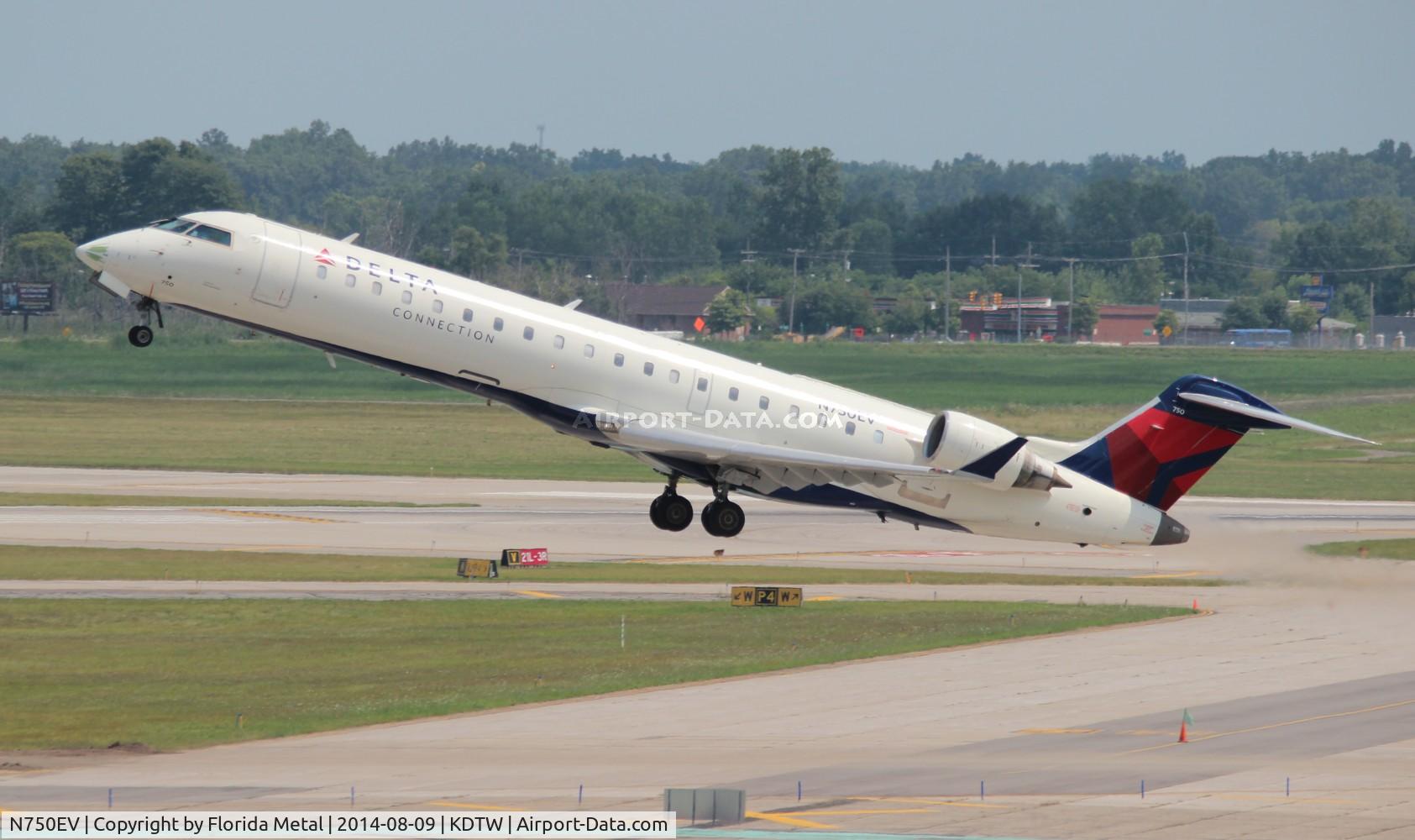 N750EV, 2004 Bombardier CRJ-701 (CL-600-2C10) Regional Jet C/N 10161, Delta Connection