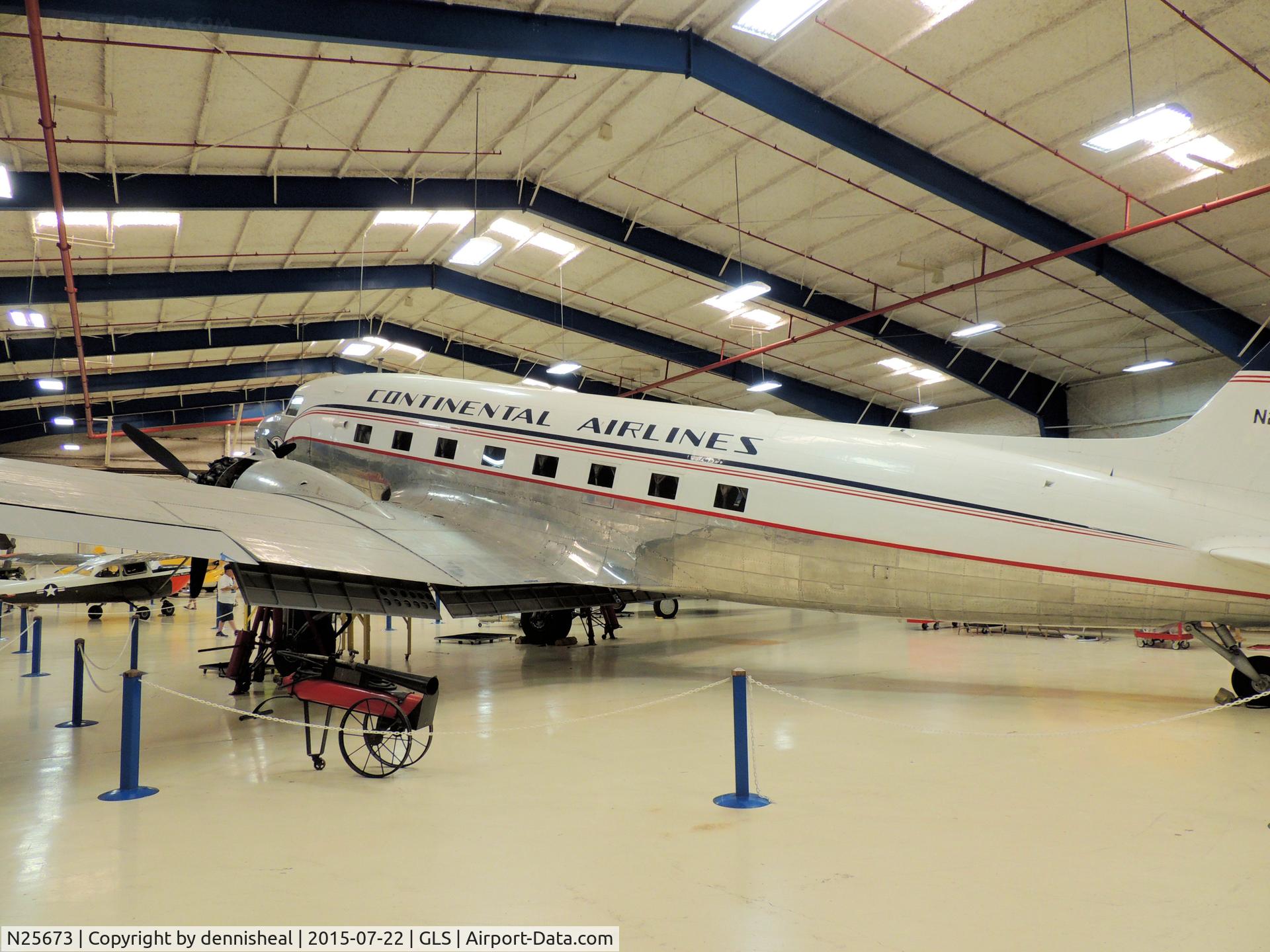 N25673, 1940 Douglas DC-3A C/N 2213, 1940 DOUGLAS DC3A