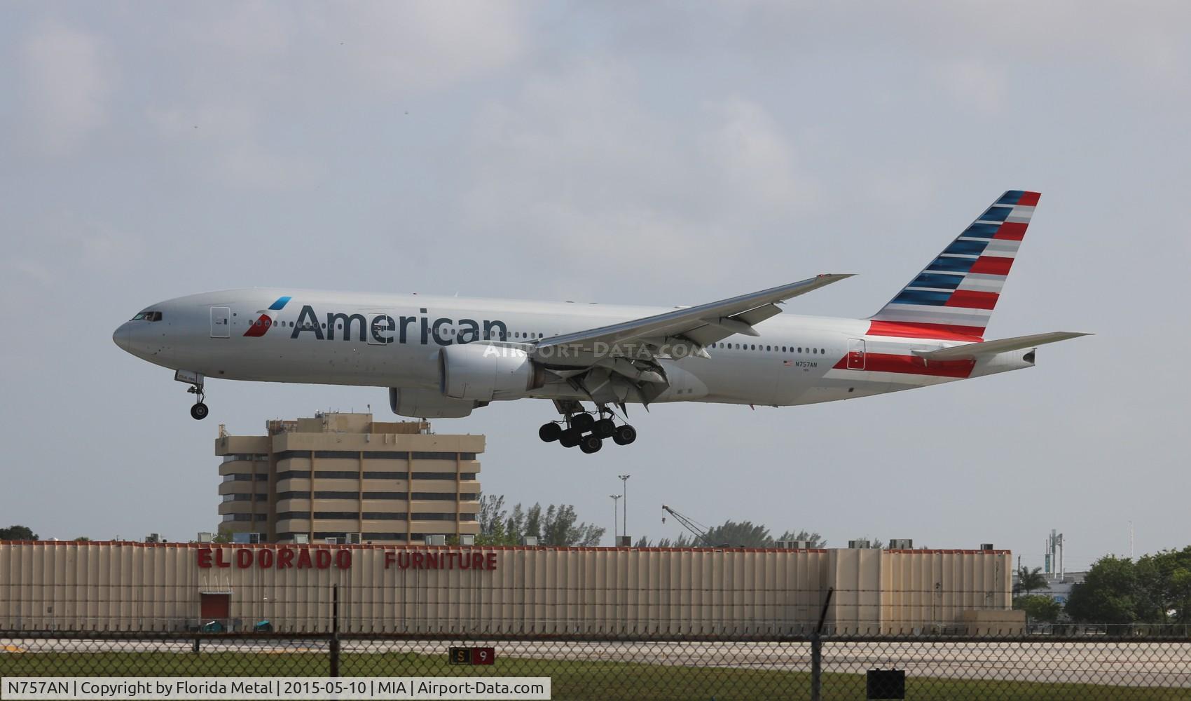 N757AN, 2001 Boeing 777-223 C/N 32636, American