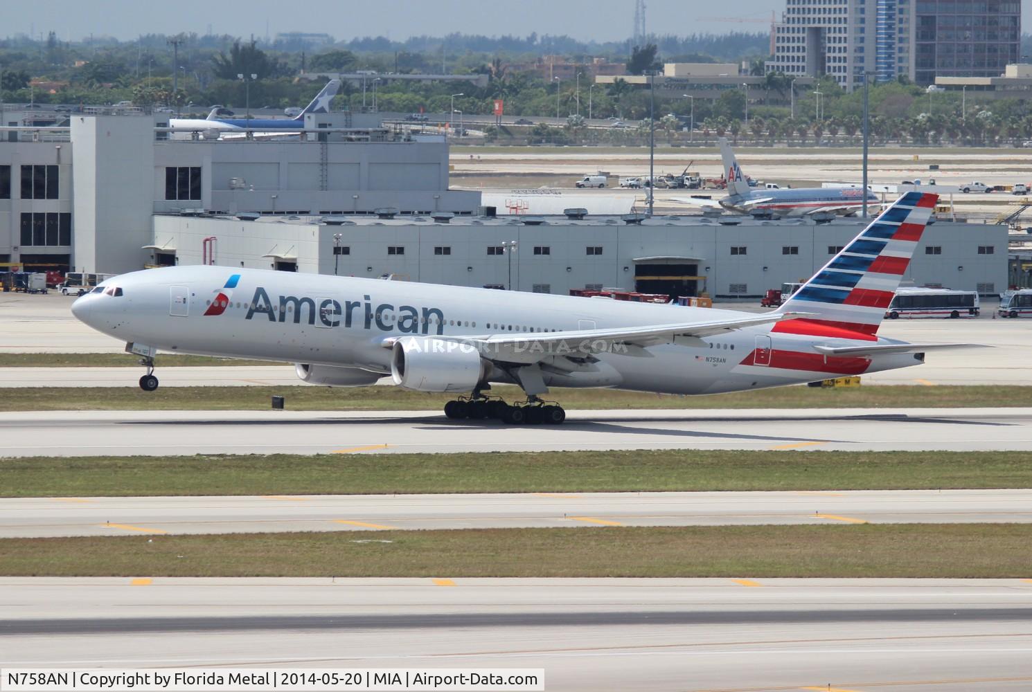 N758AN, 2001 Boeing 777-223 C/N 32637, American